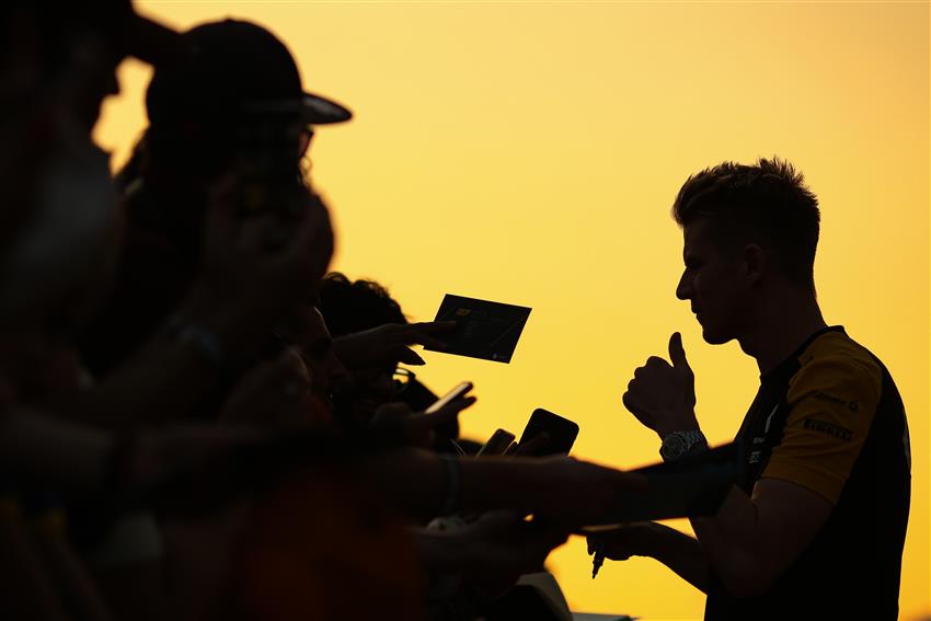 F1 driver silhouette Bahrain